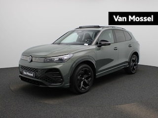 Volkswagen Tiguan 1.5 eHybrid R-Line Edition 272 PK | Automaat | PLug-In | Trekhaak | Panoramadak | Stoelverwarming | Stuurwielverwarming | Elektrische Achterklep | Digital Cockpit Pro