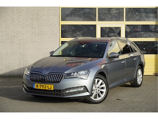 Skoda Superb Combi 1.5 TSI ACT 150PK! Automaat Business Edition BJ2021 Lmv 17" | Led V+A | Pdc | Navi | Keyless entry | Trekhaak | App-Connect | Dashboard verlichting | Climate control | Cruise control | Elek. Be stoel + Mem | Verwarmde voorstoelen | Extra getint glas