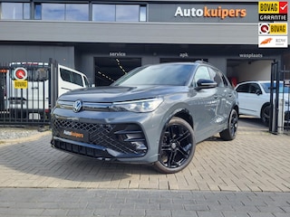 Volkswagen Tiguan 1.5 eTSI R-line Edition | Met o.a. panoramadak, elektrisch uitklapbare trekhaak en Harman Kardon audio!