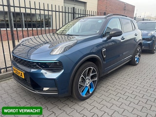 Lynk & Co 01 1.5 Plug-In Hybride | Black Edition | 360 Camera | NL-Auto | Panoramadak