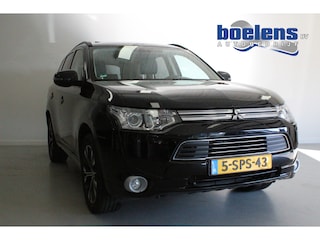 Mitsubishi Outlander 2.0 PHEV instyle | SCHUIF-/KANTELDAK | CAMERA | STOEL-VERW | NAVIGATIE | CLIMA | 18'LMV |
