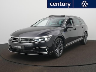 Volkswagen Passat 1.4 TSI PHEV GTE Business Automaat - Panoramisch schuif-, kanteldak - LED - Camera - Stoelverwarming - Trekhaak