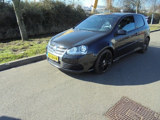 Volkswagen Golf 3.2 R32