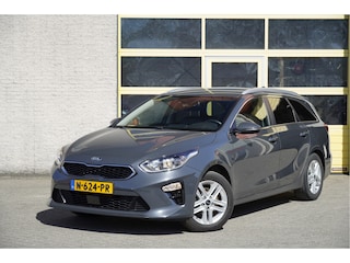 Kia Ceed Sportswagon 1.0 T-GDi DynamicPlusLine BJ2021 Lmv 16" | Led | Pdc | Navi | Keyless entry | Afneembare trekhaak | Achteruitrijcamera | Climate control | Cruise control | Verwarmde voorstoelen/stuurwiel | Extra getint glas