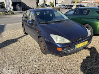 Ford Focus 1.6-16V Ghia met apk tot 27 oktober 2026