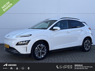 Hyundai Kona EV Comfort 64 kWh / Navi in Apple Carplay/Android Auto / Airco (automatisch) / Cruise control adaptief met Stop&Go / Soh 100 % /