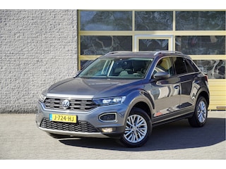 Volkswagen T-Roc 1.5 TSI 150PK! Automaat Style Business BJ2020 Lmv 16" | Led V+A | Pdc | Navi | Panoramadak | Achteruitrijcamera | Elek. achterklep | App-Connect | Virtual cockpit | Climate control | Cruise control | Extra getint glas