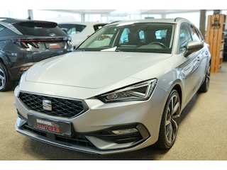 Seat Leon Sportstourer 1.5 eTSI FR Business Intense  Panoramadak Wegklapbare Trekhaak Virtiueel Cockpit 150pk