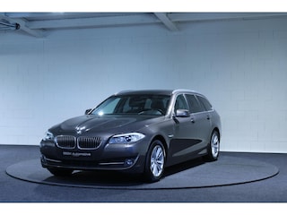 BMW 5-serie Touring 528xi | Stoelverwarming | Parkeersensoren v/a