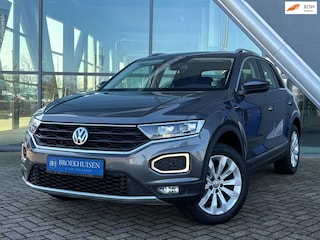 Volkswagen T-Roc 1.5 TSI Sport 150pk Automaat / Camera / Trekhaak / Stoel-Stuurverwarming