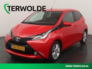 Toyota Aygo 1.0 VVT-i x-play | Parkeercamera | Climate Control | Lichtmetalen velgen |