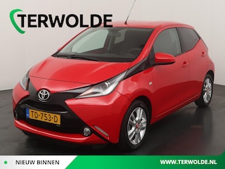 Toyota Aygo 1.0 VVT-i x-play | Parkeercamera | Climate Control | Lichtmetalen velgen |