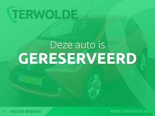 Toyota Aygo 1.0 VVT-i x-play | Parkeercamera | Climate Control | Lichtmetalen velgen |