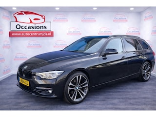 BMW 3-serie Touring 320i Luxury Edition 180 PK Black Line !
