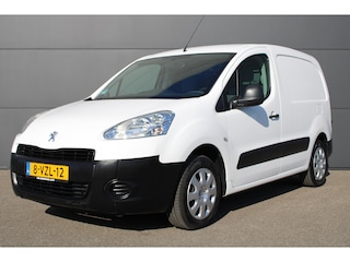 Peugeot Partner 120 1.6 e-HDI L1 XT Profit + | Navi by app | Apple carplay | Camera | 3-Zits | Trekhaak | 82.500km | BTW |