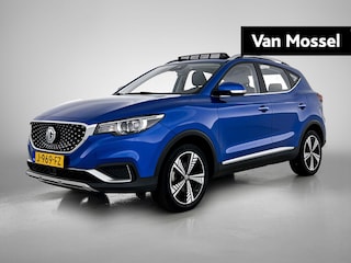 MG ZS Luxury 45 kWh | Apple Carplay / Android Auto | Camera | Stoelverwarming | Schuif/Kanteldak | Lichtmetalen Velgen | Dodehoekdetectie |