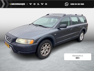 Volvo XC70 2.5 T Summum | 12 Maanden BOVAG garantie | 5 Cilinder | AWD | Xenon | Trekhaak afneembaar | lederen bekleding | memory seats | stoelverwarming | NL auto | Dealer onderhouden |