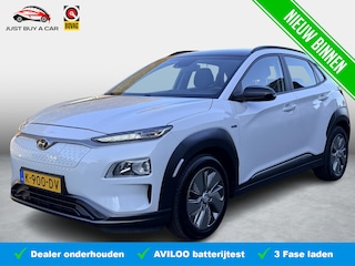 Hyundai Kona EV Comfort 64 kWh Black Package SOH 93,4%c / Warmtepomp / Adaptieve cruise / Camera / Carplay / Keyless / DAB / Full LED / 3 Fase /