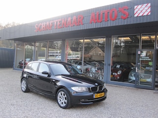 BMW 118i Business Line zeer mooi nederlandse auto geen import  apk 28-10-2026