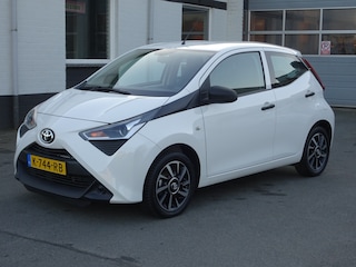 Toyota Aygo 1.0 VVT-i x-fun Airco, elektrische ramen, centrale vergrendeling, licht metalen velgen, enz.