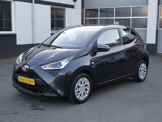 Toyota Aygo 1.0 VVT-i x-play Airco, achteruitrij camera, elektrische ramen, centrale vergrendeling, apple carplay, android auto, enz.