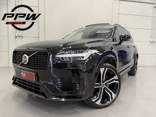 Volvo XC90 T8 Recharge AWD Ultimate Dark PANO/LUCHTVERING/TREKHAAK/HEAD-UP/GOOGLE/H&K/MASSAGE+VENTILATIE/22"/360CAMERA/CRYSTAL-POOK/VOLLEDIG VOLVO DEALER HISTORIE