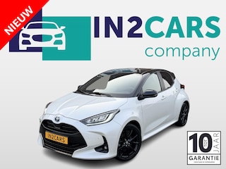 Toyota Yaris 1.5 Hybrid Executive Bi-Tone *All-weather banden*