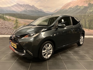 Toyota Aygo 1.0 VVT-i x-joy | Half-Leder | Camera | Trekhaak | Dealeronderhouden | Org. NL |