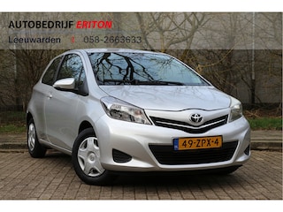 Toyota Yaris 1.0 VVT-i 70pk Aspiration | NL-auto | Facelift model!  Airco | Elek. ramen | Centr. deurvergr. | Radio | Metallic lak |