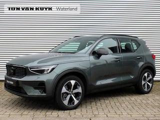 Volvo XC40 2.0 B4 Plus Dark / Trekhaak / All Season Banden / Stoel+Stuurwielverwarming / Elek. verstelbare stoelen / Harman Kardon Audio / Blis