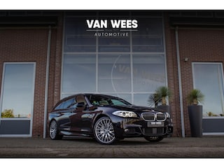 BMW 5-serie Touring 535d High Executive M-sport | Innovation Pack | Soft Close | Adapt. Cruise | Xenon | Head-up | Rijstrooksensor | Dodehoek | Camera | Panoramadak | Comfortstoelen