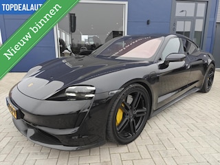 Porsche Taycan Turbo S 93 kWh 761Pk Ceramic/Head-up/Carbon