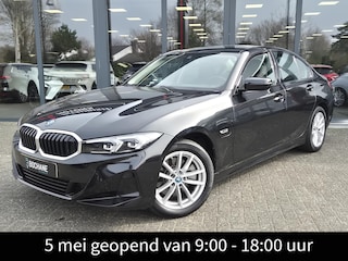 BMW 320e | Leder | Camera | Parkpilot V+A | Navigatie | LMV | Dealeronderhoud | Hybrid Automaat |