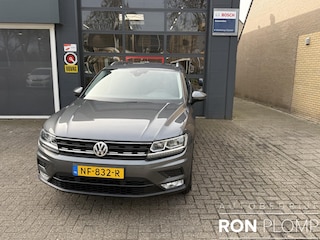 Volkswagen Tiguan 1.4 TSI Connected Series / Airco clima/ navigatie/ Cruise/ Apple carplay/ PDC/ Elektrische trekhaak/ LMV/ LED