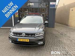 Volkswagen Tiguan 1.4 TSI Connected Series / Airco clima/ navigatie/ Cruise/ Apple carplay/ PDC/ Elektrische trekhaak/ LMV/ LED