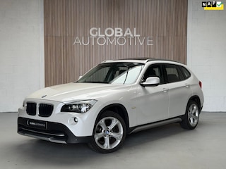 BMW X1 SDrive20i Business - PANORAMADAK - NAVI - CAMERA - ORG NL