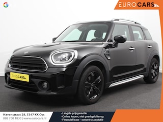 Mini Countryman Experience 1.5 Cooper Climate control Stoelverwarming Stuurverwarming Navigatie Achteruitrijcamera Parkeersensoren achter Cruise control LED