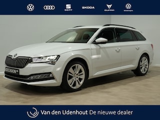 Skoda Superb Combi 1.4 TSI iV 204pk Business Edition Plus Trekhaak Camera 18"velgen Android/Carplay Keyless 215