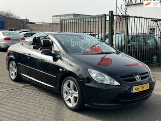 Peugeot 307 CC 2.0-16V cabriolet leerbekeleding stoelverwarming airco cruis control parkeer sensor