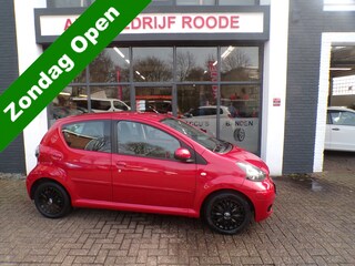 Toyota Aygo 1.0-12V 5-Drs Red Aspiration AIRCO,LEUKE UITVOERING!