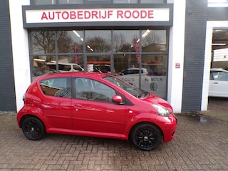 Toyota Aygo 1.0-12V 5-Drs Red Aspiration AIRCO,LEUKE UITVOERING!