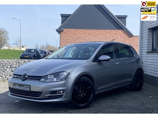 Volkswagen Golf 1.0 TSI Business Edition Connected/ Clima/ LED/ PDC/ Privacyglass