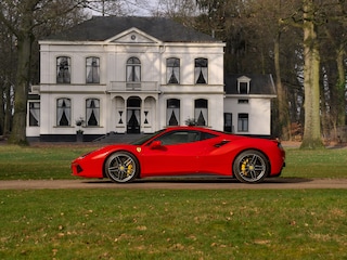 Ferrari 488 GTB | Racing seats | JBL | Carbon interior | Camera