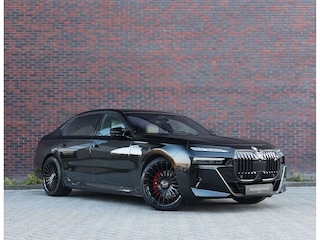 BMW M760e xDrive | Full option! - Theatre screen - Sky - Trekhaak