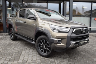 Toyota Hilux 2.8 D-4D DUBBEL CABIN 48V HYBRIDE INVINCIBLE A/T 4WD