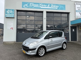 Peugeot 1007 1.6-16V Sublime