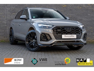 Audi Q5 50 TFSI e S edition Competition Quantumgrey & Black