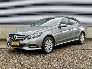 Mercedes-Benz E-klasse 200 Ambition Avantgarde [ pano schuifdak,fm navi,leer,pdc,trekhaak ]