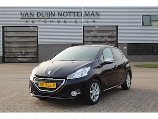 Peugeot 208 1.2 PureTech Style / Navigatie / LMV 15" / N.A.P.