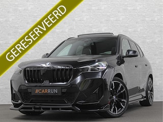 BMW X1 30e 313PK M-Sport Performance-Pack | 360 Camera | ACC | Panorama | Head-Up | 20'' | Keyless-Entry | LED Adaptief | Sfeerverlichting | Trekhaak 1800KG ! | Sportstoelen | Carplay | Black-Optic | Getint Glas | Stoelverwarming | DAB | Draadloos Laden | Fabrieksgarantie |